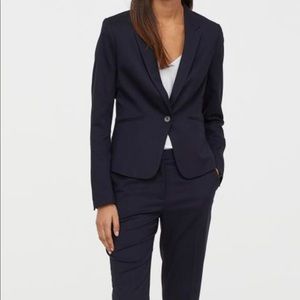 Women’s H&M Fitted Black Blazer Size 2. LIKE NEW